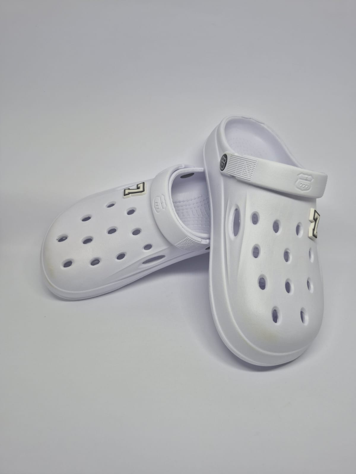 Babuche-branco-preto